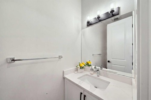 170 Chelsea Road, Chestermere, AB - Indoor Photo Showing Bathroom