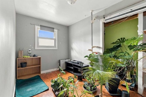7711 39 Avenue Nw, Calgary, AB 