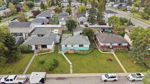 7711 39 Avenue Nw, Calgary, AB 