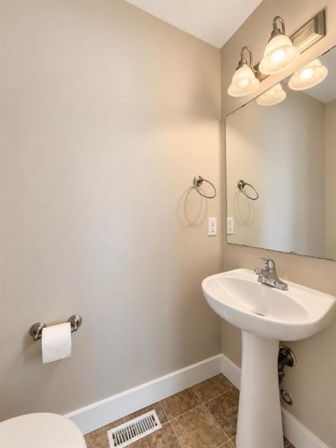 11-2002 22 Avenue, Bowden, AB 