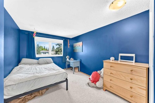 12 Cantrell Bay Sw, Calgary, AB 