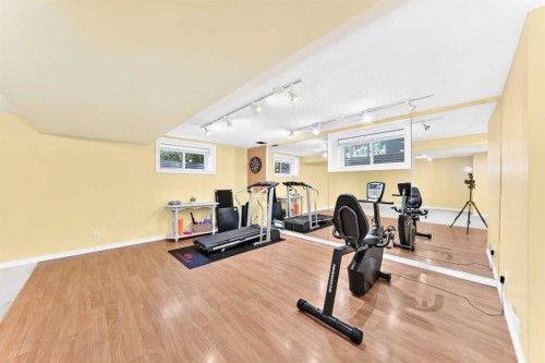 12 Cantrell Bay Sw, Calgary, AB 