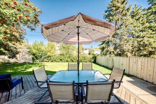 12 Cantrell Bay Sw, Calgary, AB 