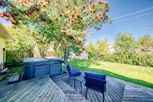 12 Cantrell Bay Sw, Calgary, AB 