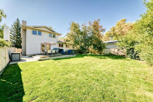12 Cantrell Bay Sw, Calgary, AB 