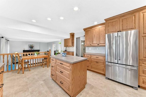 12 Cantrell Bay Sw, Calgary, AB 