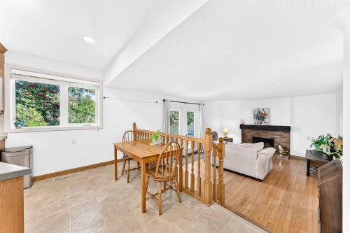 12 Cantrell Bay Sw, Calgary, AB 