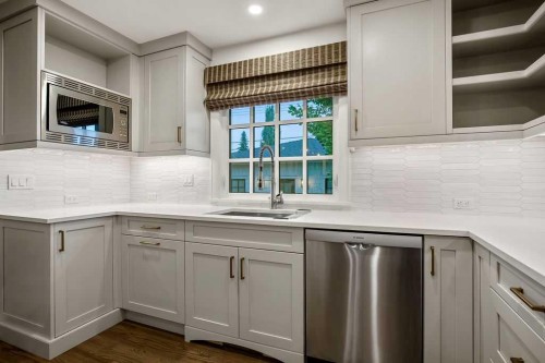 256 Westminster Drive Sw, Calgary, AB 