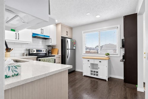 369 Falshire Drive Ne, Calgary, AB 