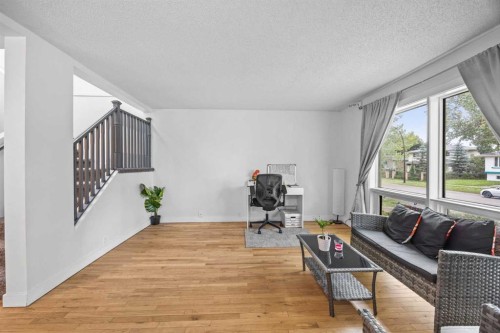 2320 Woodview Drive Sw, Calgary, AB 