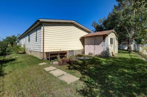61 Huntstrom Drive Ne, Calgary, AB 