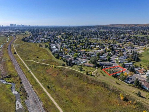 61 Huntstrom Drive Ne, Calgary, AB 