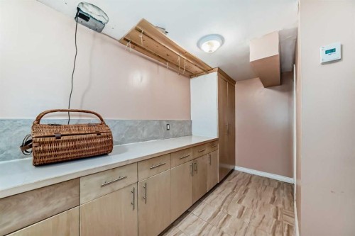4039 5 Avenue Sw, Calgary, AB 