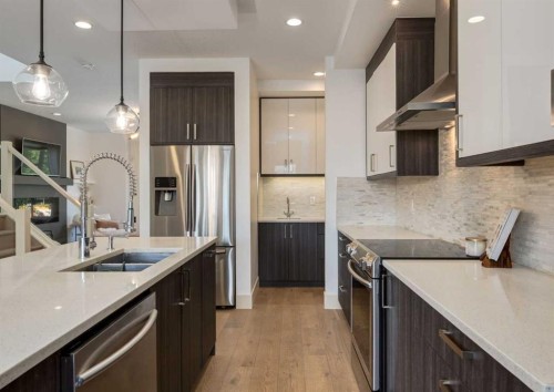 4624 83 Street Nw, Calgary, AB 