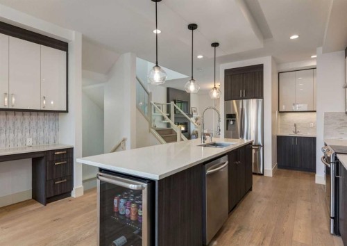 4624 83 Street Nw, Calgary, AB 