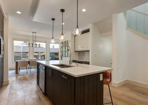4624 83 Street Nw, Calgary, AB 