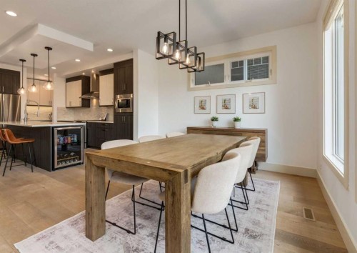 4624 83 Street Nw, Calgary, AB 
