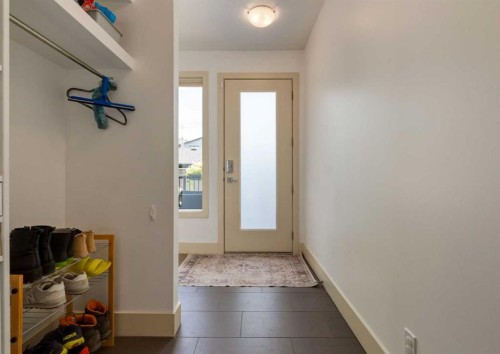 4624 83 Street Nw, Calgary, AB 