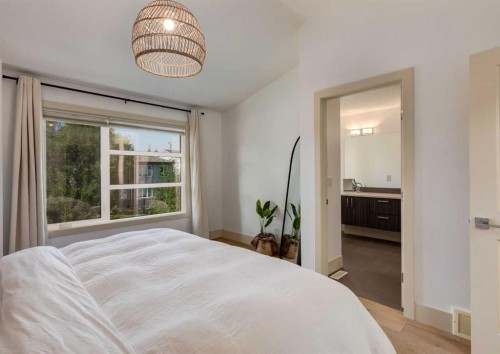 4624 83 Street Nw, Calgary, AB 
