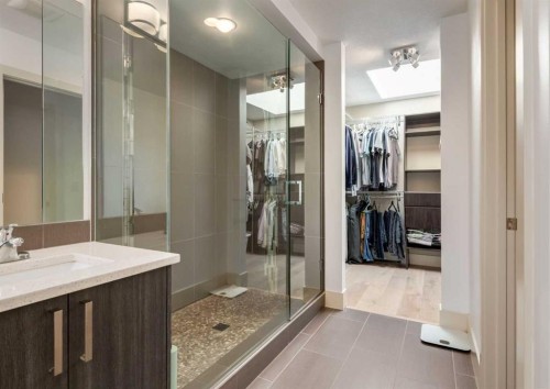 4624 83 Street Nw, Calgary, AB 