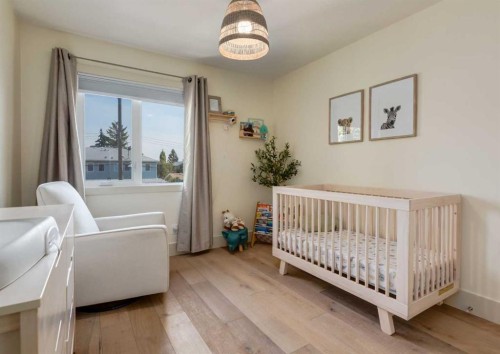 4624 83 Street Nw, Calgary, AB 