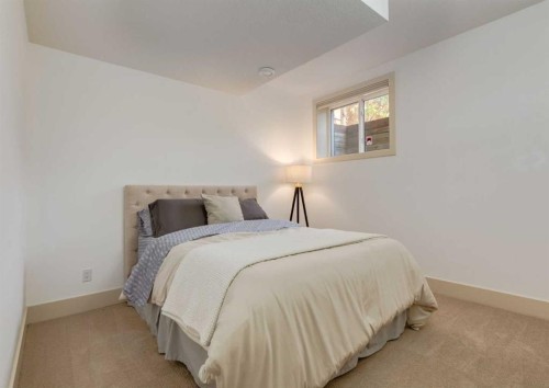 4624 83 Street Nw, Calgary, AB 