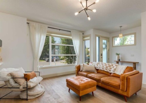 4624 83 Street Nw, Calgary, AB 