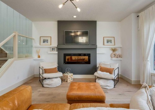 4624 83 Street Nw, Calgary, AB 