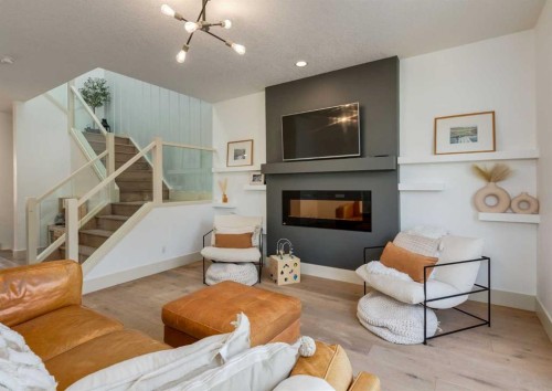 4624 83 Street Nw, Calgary, AB 
