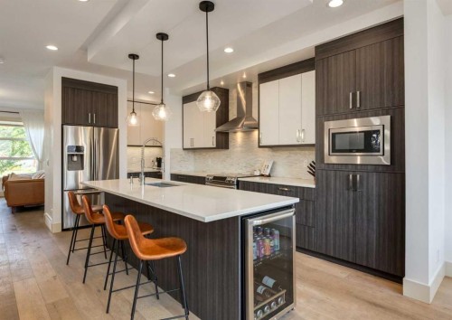 4624 83 Street Nw, Calgary, AB 