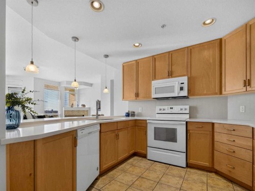 704-1718 14 Avenue Nw, Calgary, AB 
