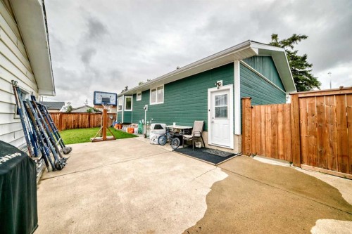 4912 Rundlehorn Drive Ne, Calgary, AB 