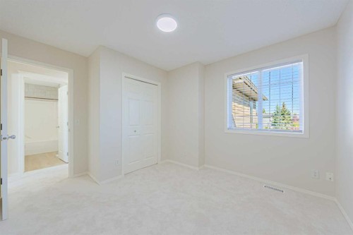 130 Somerglen Way Sw, Calgary, AB 