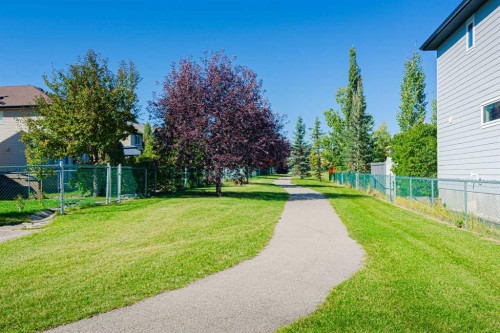 130 Somerglen Way Sw, Calgary, AB 