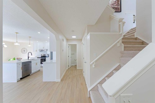 130 Somerglen Way Sw, Calgary, AB 