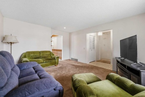 7944 Huntington Road Ne, Calgary, AB 