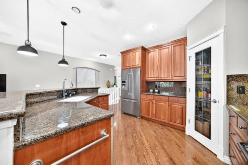15 Discovery Woods Villas Sw, Calgary, AB 