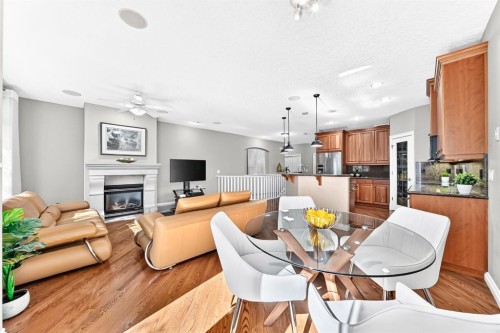 15 Discovery Woods Villas Sw, Calgary, AB 