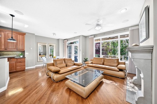 15 Discovery Woods Villas Sw, Calgary, AB 