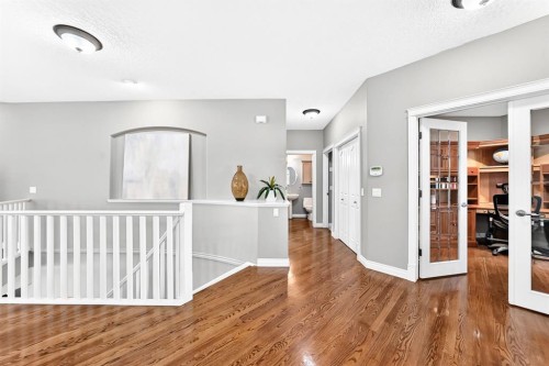 15 Discovery Woods Villas Sw, Calgary, AB 