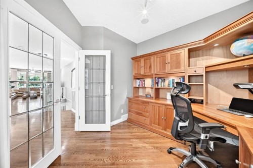 15 Discovery Woods Villas Sw, Calgary, AB 