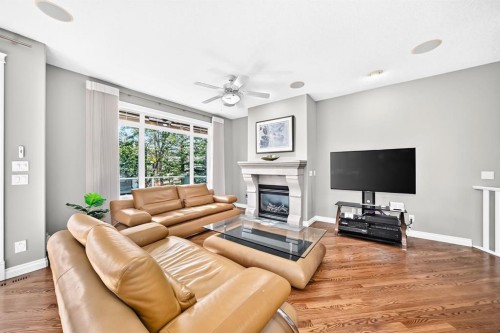 15 Discovery Woods Villas Sw, Calgary, AB 