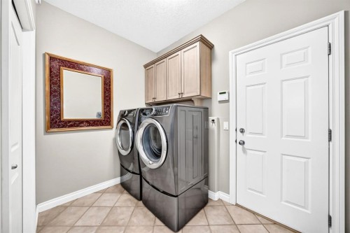 15 Discovery Woods Villas Sw, Calgary, AB 