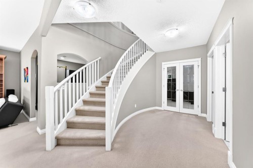 15 Discovery Woods Villas Sw, Calgary, AB 