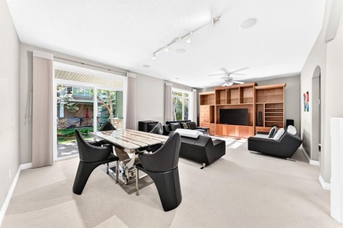 15 Discovery Woods Villas Sw, Calgary, AB 