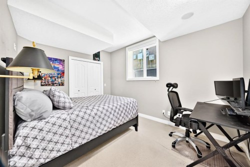 15 Discovery Woods Villas Sw, Calgary, AB 
