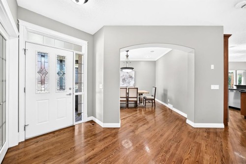15 Discovery Woods Villas Sw, Calgary, AB 