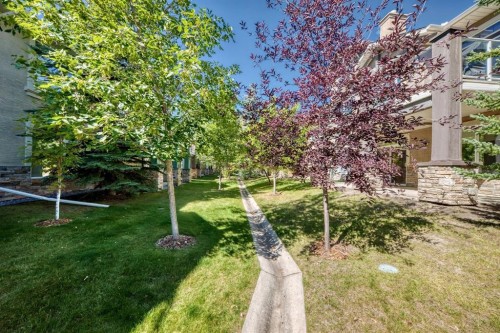 15 Discovery Woods Villas Sw, Calgary, AB 