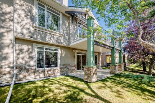 15 Discovery Woods Villas Sw, Calgary, AB 