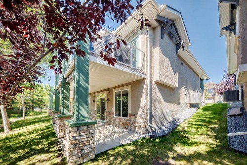15 Discovery Woods Villas Sw, Calgary, AB 